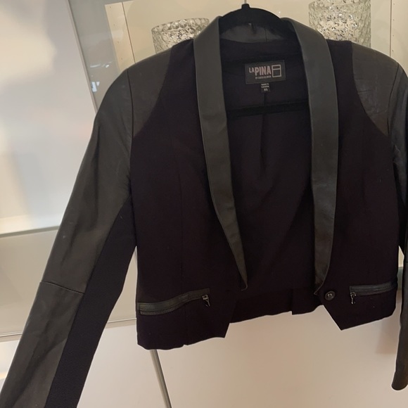 Real Leather 2 tone mix fabric crop blazer - Picture 3 of 5